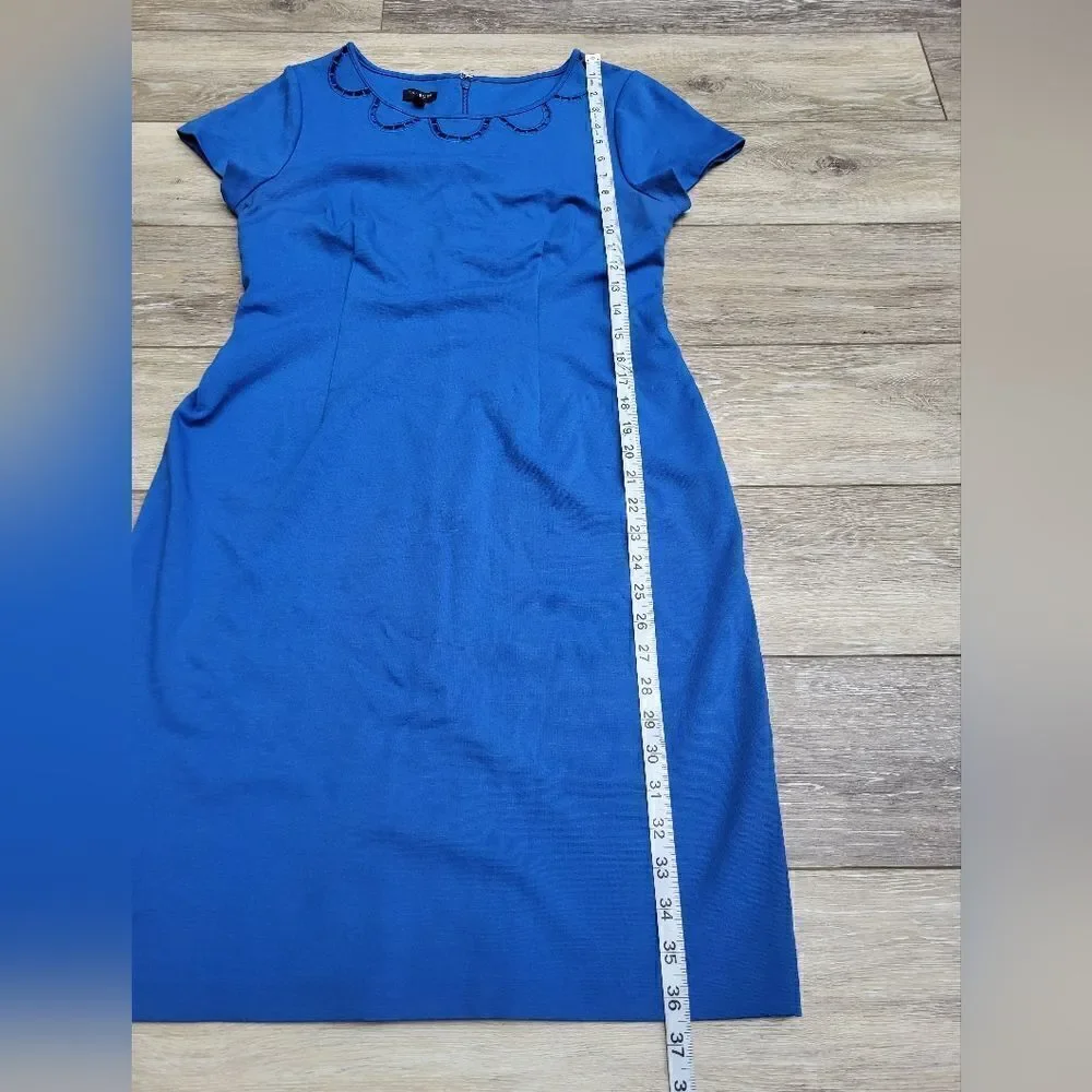 Talbots scalloped neckline cutouts blue sheath dress curve hugging stretch 6p